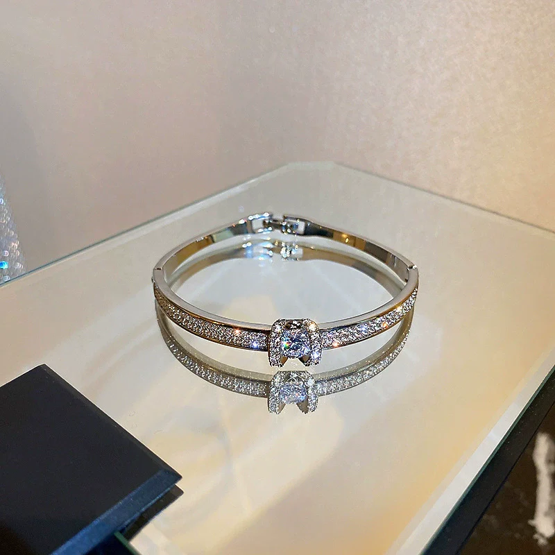 Wholesale Copper Zircon Letter Bracelet Gold Electroplated For Women Cool Style - Image 6