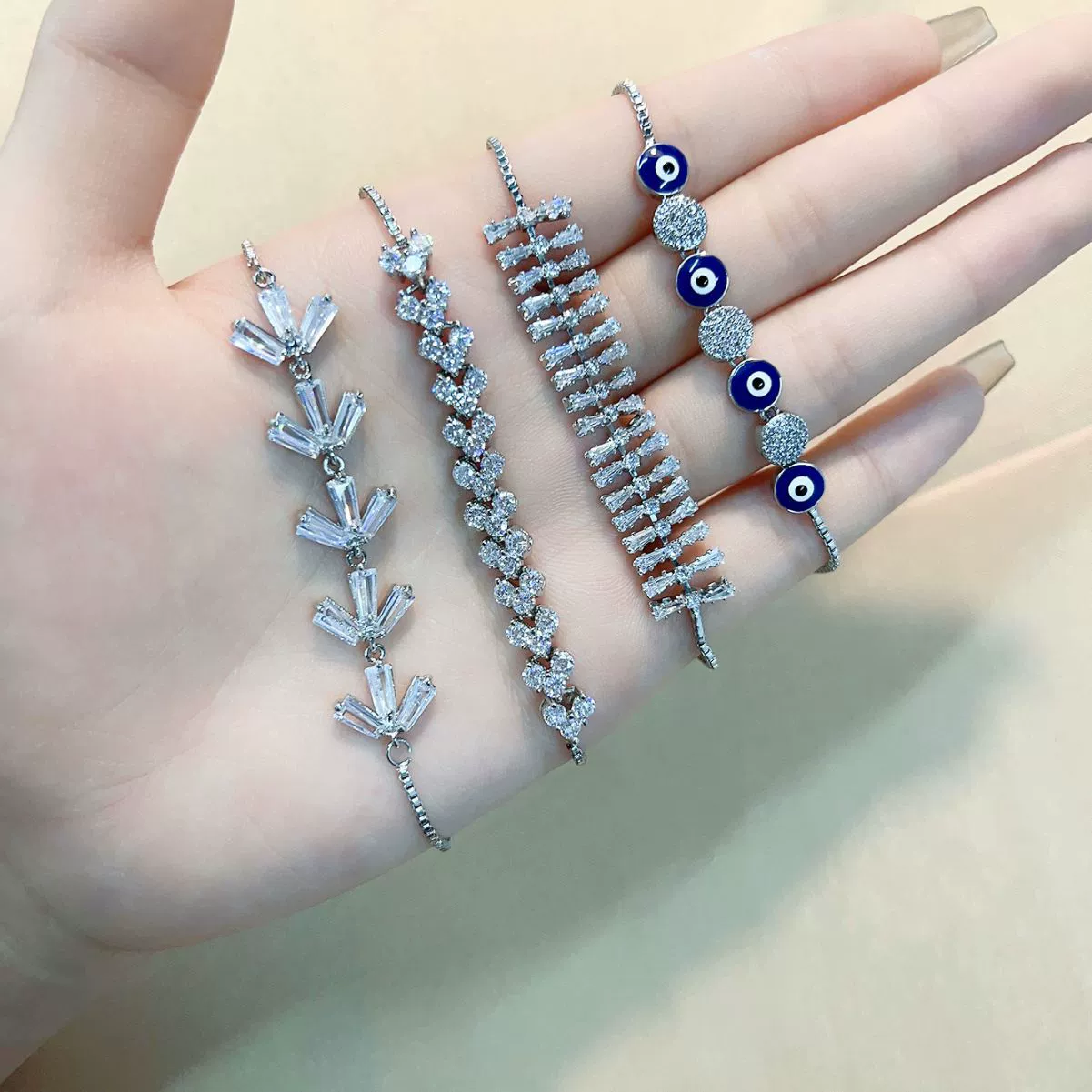 Wholesale Copper Zirconia Heart Shape And Leaves Wave Pattern Small And Fresh Style Women's Bracelet