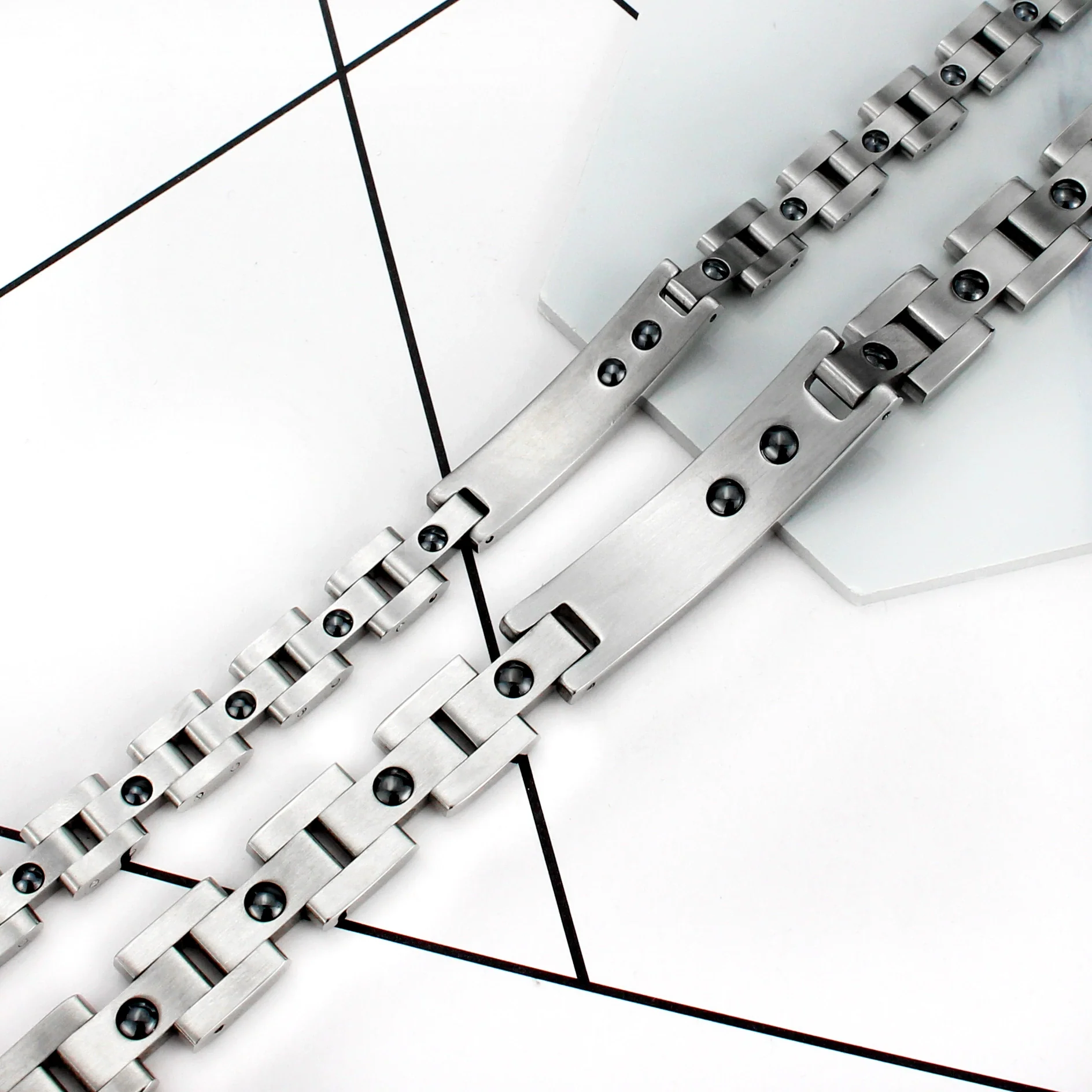 Wholesale Couple Titanium Steel Bracelet With Rhinestone And Geometric Design - Image 3