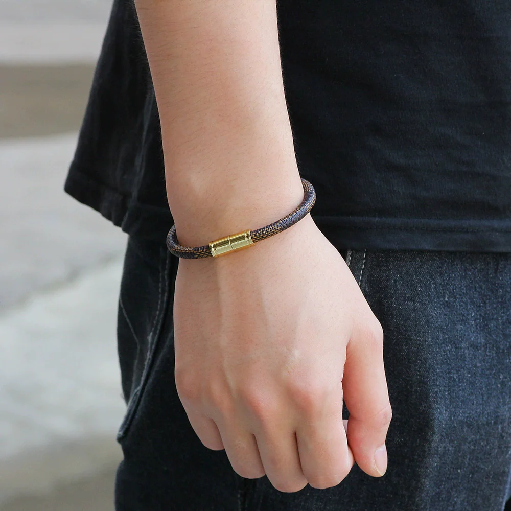 Wholesale Couple Unisex Leather Geometric Striped Alloy Magnetic Buckle Electroplated Bracelet - Image 3