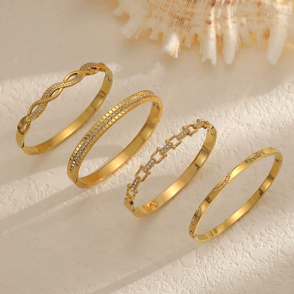 Wholesale Diamond Encrusted Geometric Light Luxury Style 18K Gold Plated Stainless Steel Bracelet - Image 3