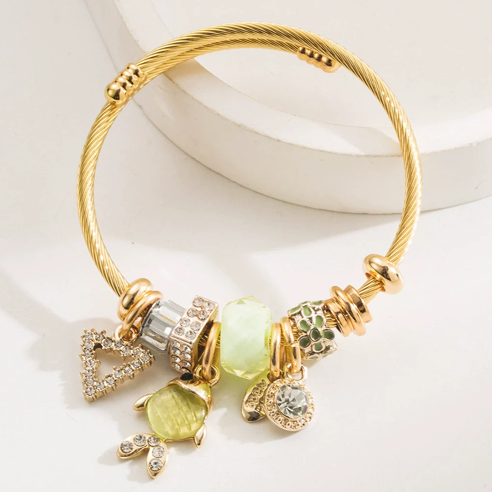 Wholesale Diamonddesigned Alloy Goldfish Pendant Adjustable Bracelet For Women - Image 3
