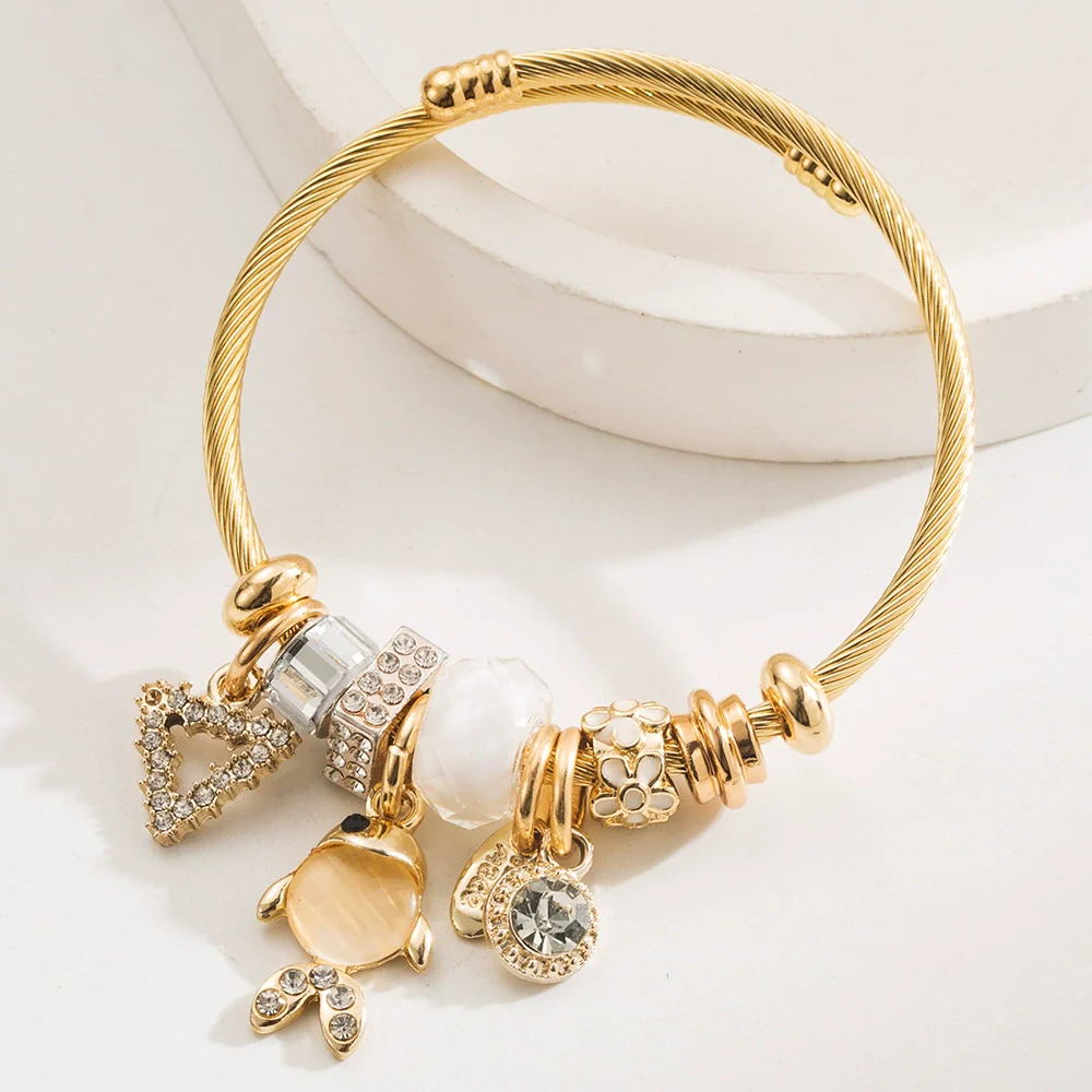 Wholesale Diamonddesigned Alloy Goldfish Pendant Adjustable Bracelet For Women - Image 4