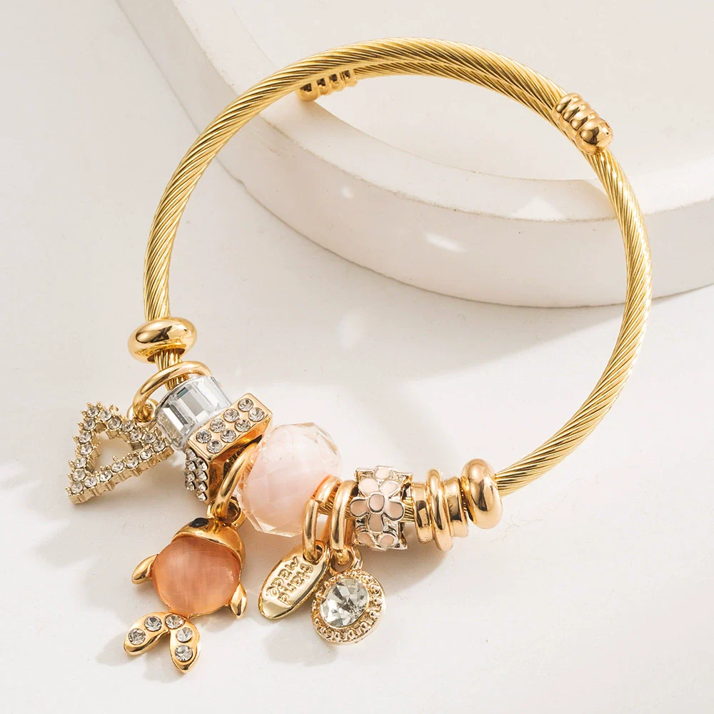 Wholesale Diamonddesigned Alloy Goldfish Pendant Adjustable Bracelet For Women - Image 6