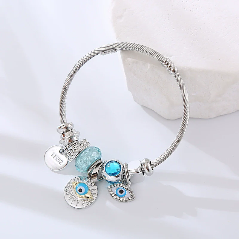 Wholesale Diamondencrusted Alloy Heartshaped Adjustable Bracelet For Unisex Fashion Jewelry - Image 4