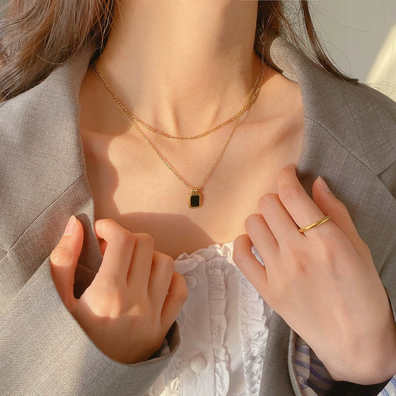 Wholesale Doublelayer Electroplated Black Titanium Steel Heart Shape Pendant Necklace With O Word Chain Unisex Light Luxury Hiphop Trendy Accessory - Image 2