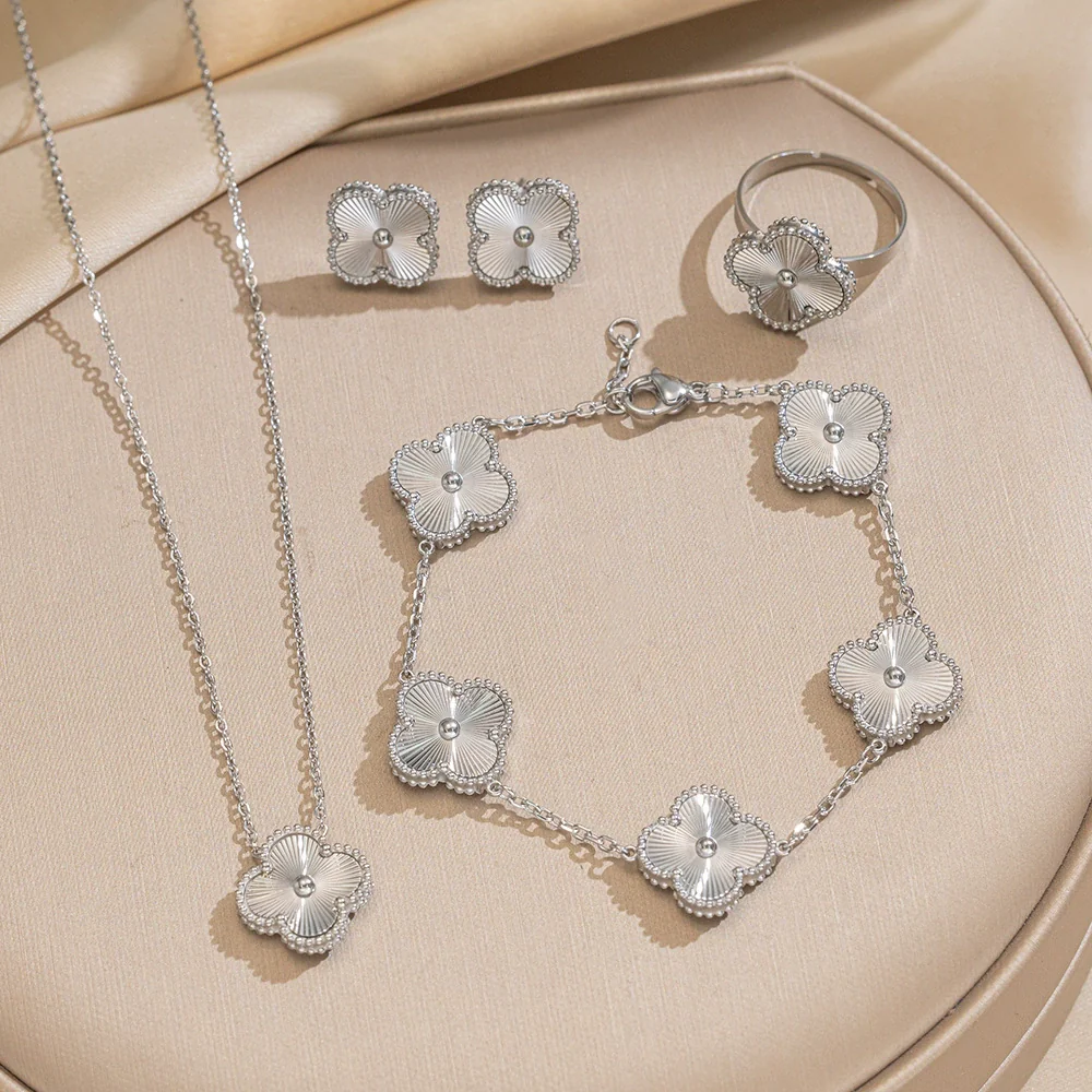 Wholesale Doublesided Laser Electroplated Titanium Steel Necklace With Fourleaf Clover Heart Water Drop Bell Patterns Unisex Light Luxury Geometric Jewelry - Image 2