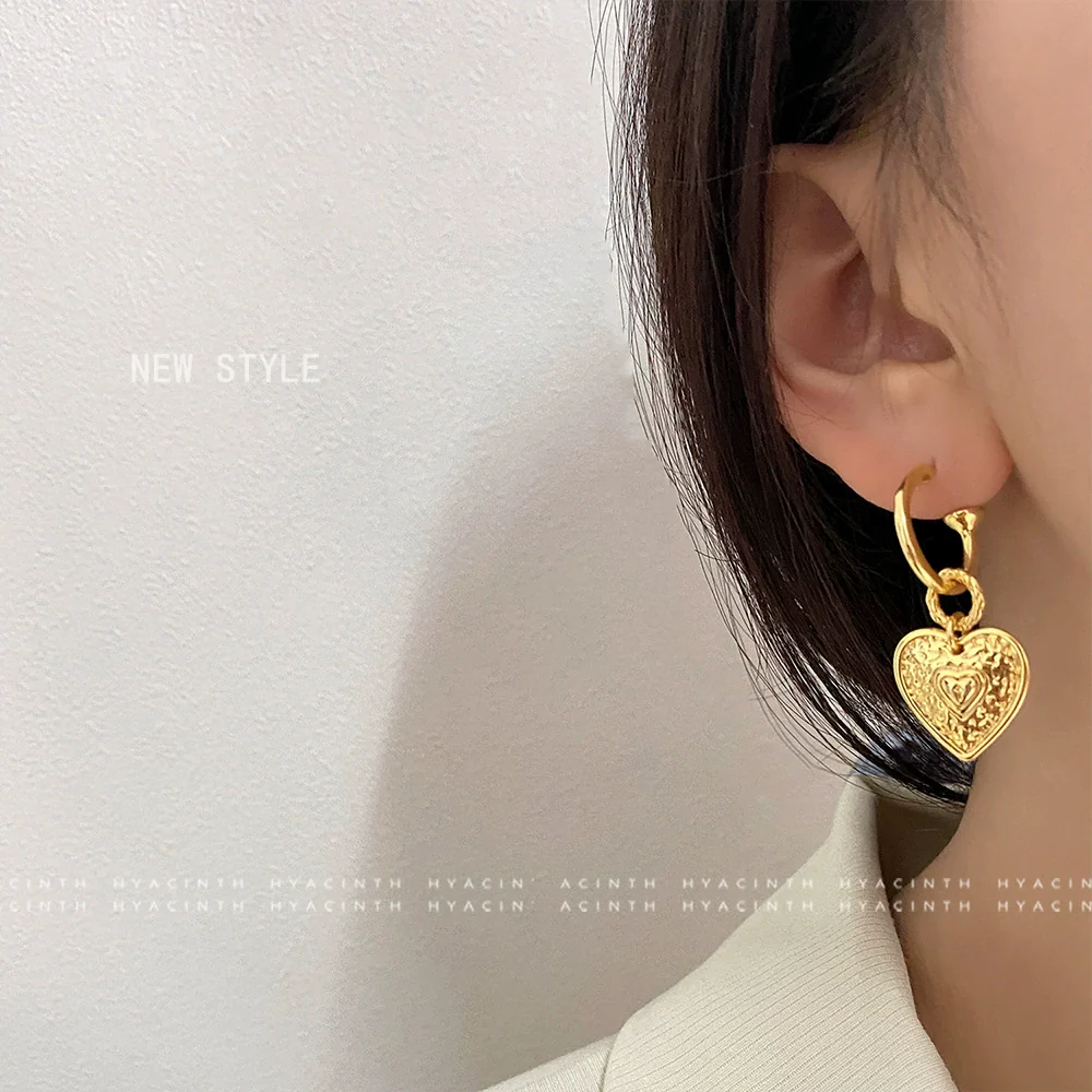Wholesale Earrings Copper Geometric Heart Cshaped Electroplated Retro Trendy Light Luxury Highend - Image 4