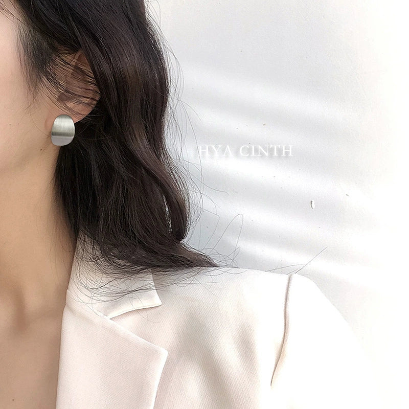 Wholesale Earrings Copper Plated With Real Gold Geometric Cshaped Minimalist Brushed Gold Style - Image 3