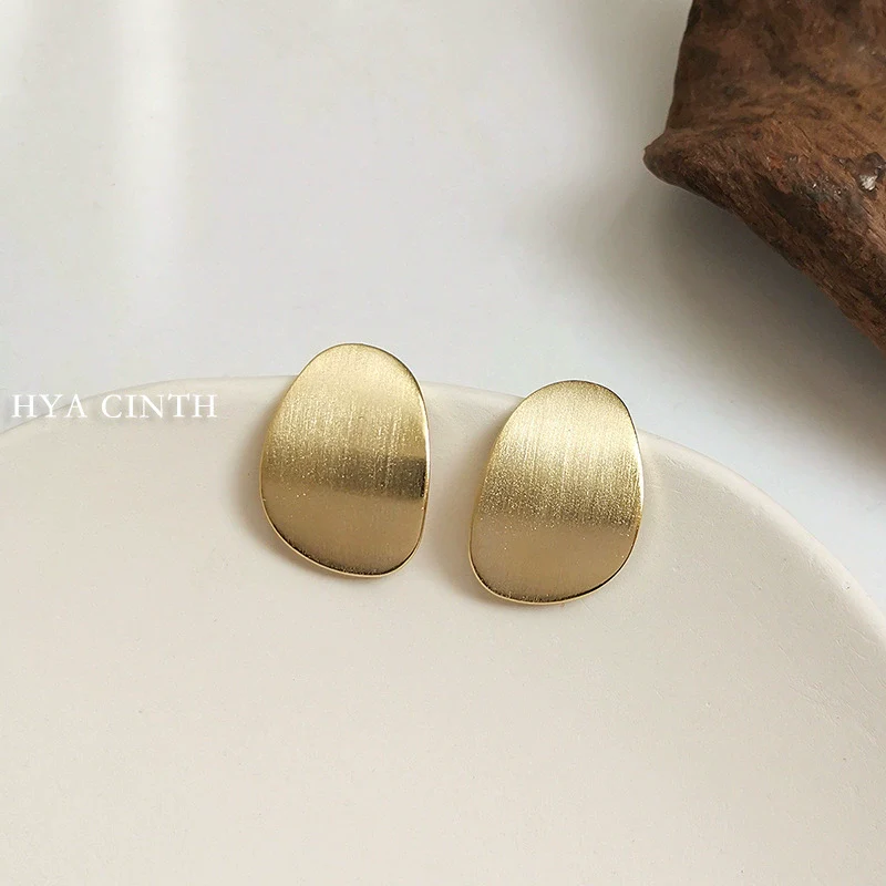 Wholesale Earrings Copper Plated With Real Gold Geometric Cshaped Minimalist Brushed Gold Style - Image 6