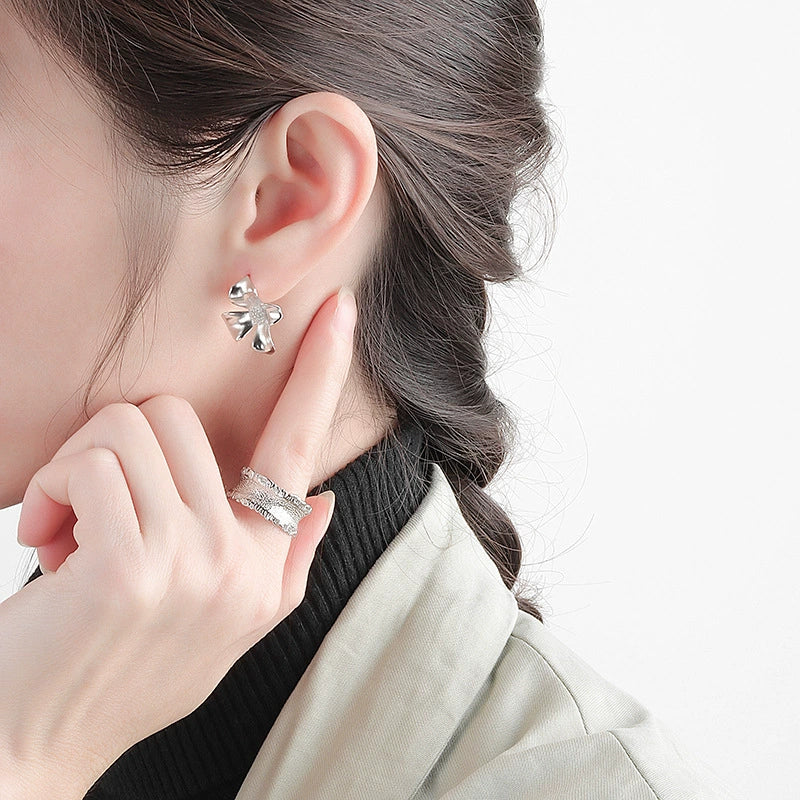 Wholesale Earrings S925 Sterling Silver Geometric Electroplating Flower Design - Image 3