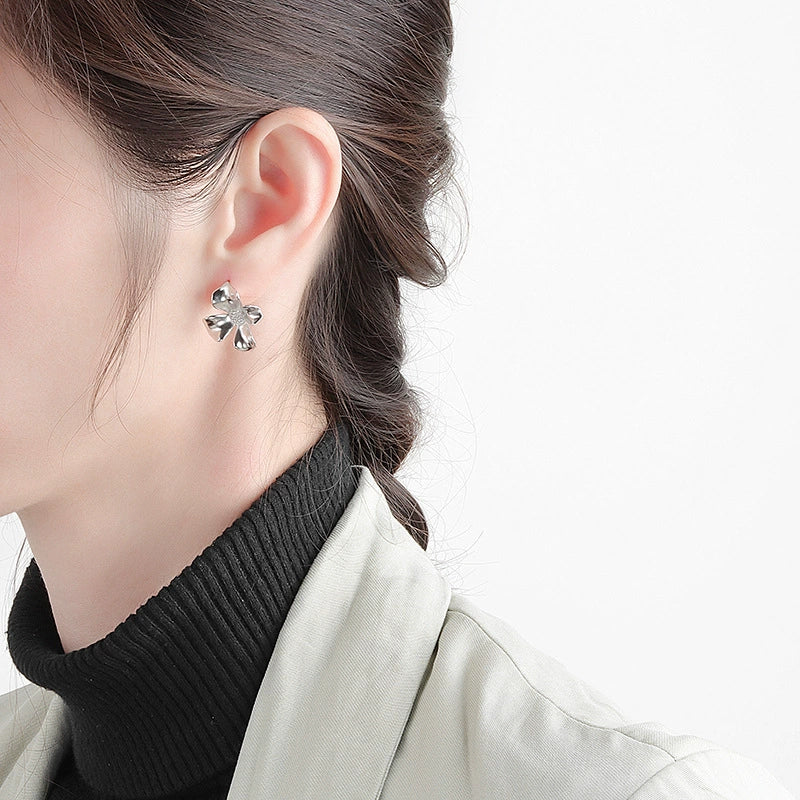 Wholesale Earrings S925 Sterling Silver Geometric Electroplating Flower Design - Image 4