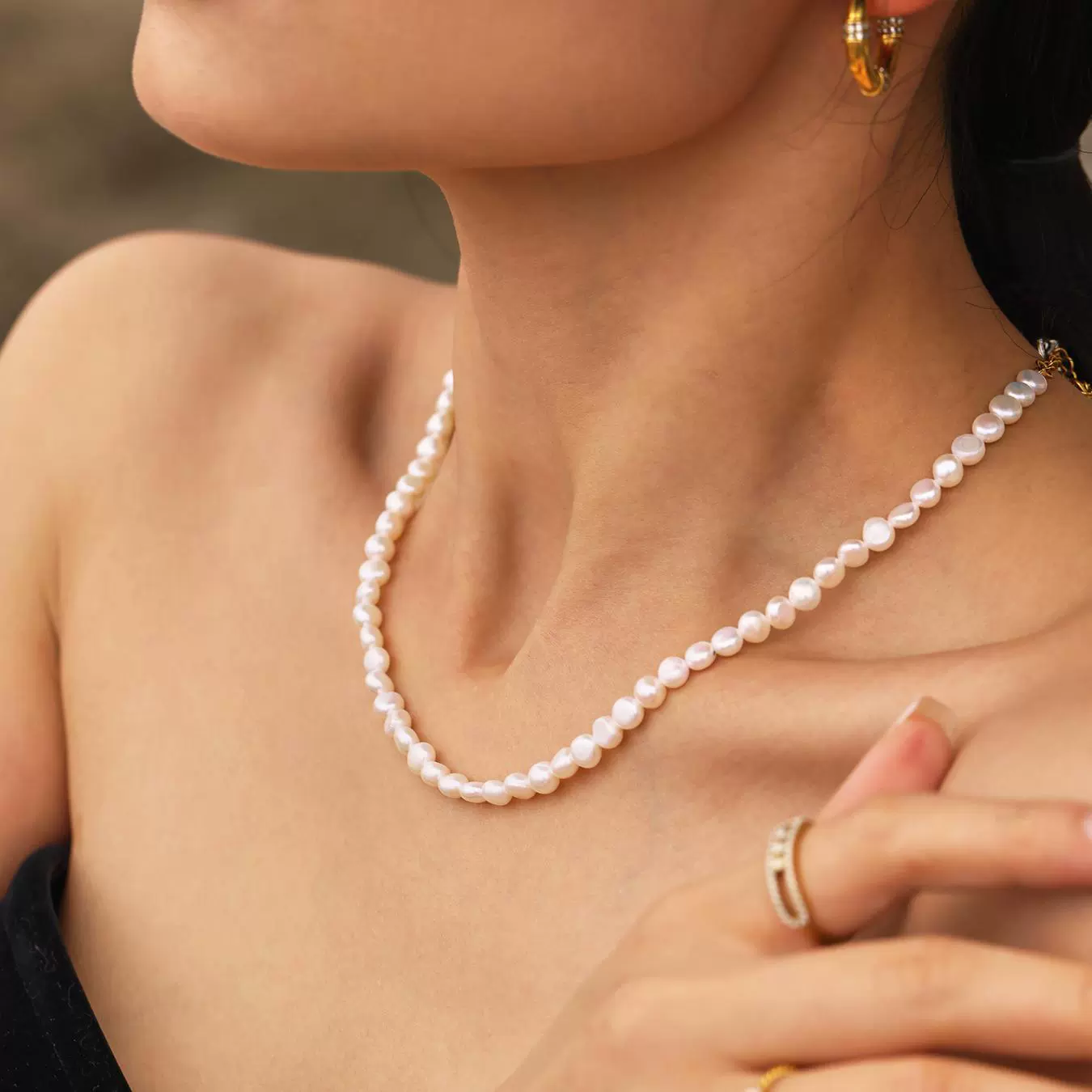 Wholesale Electroplated Geometric Freshwater Pearl And Titanium Steel Necklace For Unisex Simple And Minimalist Style - Image 3