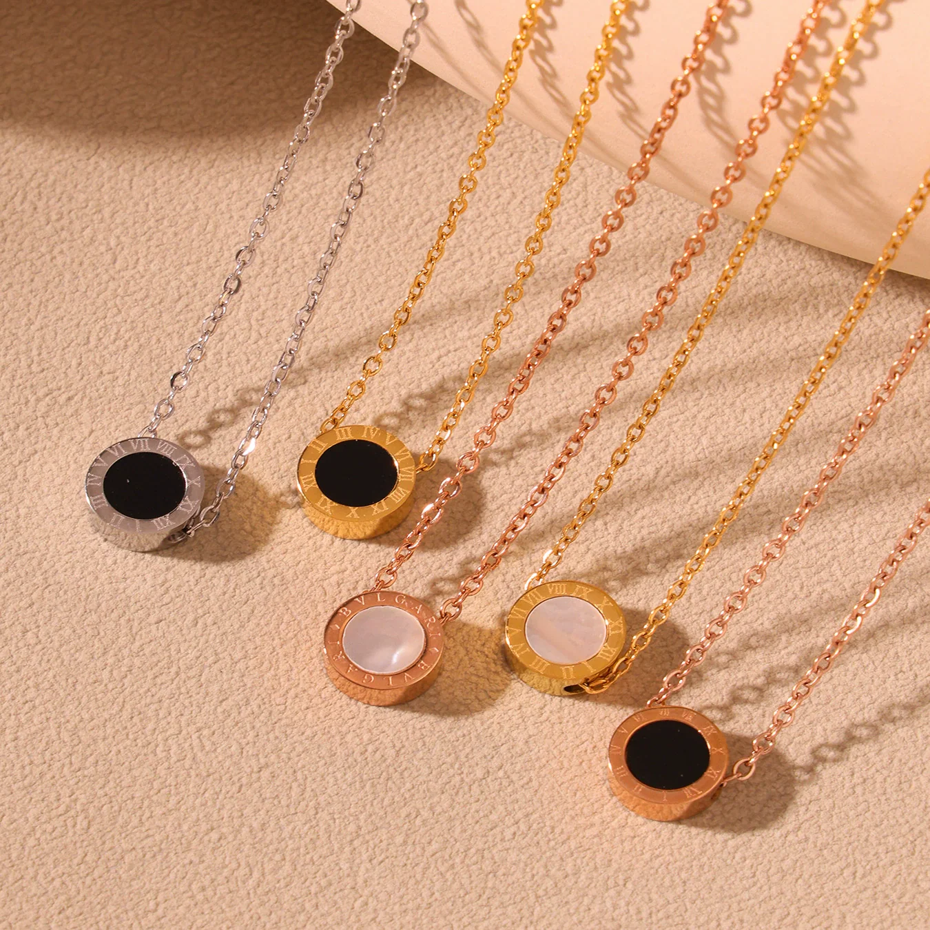 Wholesale Electroplated Geometric Roman Numerals Singlesided Black And White Shell Pendant Necklace And Bracelet Jewelry Set For Women Made Of Stainless Steel - Image 2