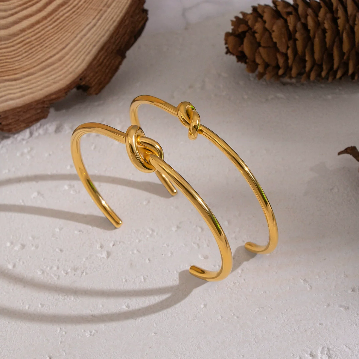 Wholesale Electroplated Geometric Twist Knotted Stainless Steel Bracelet Jewelry For Women - Image 2