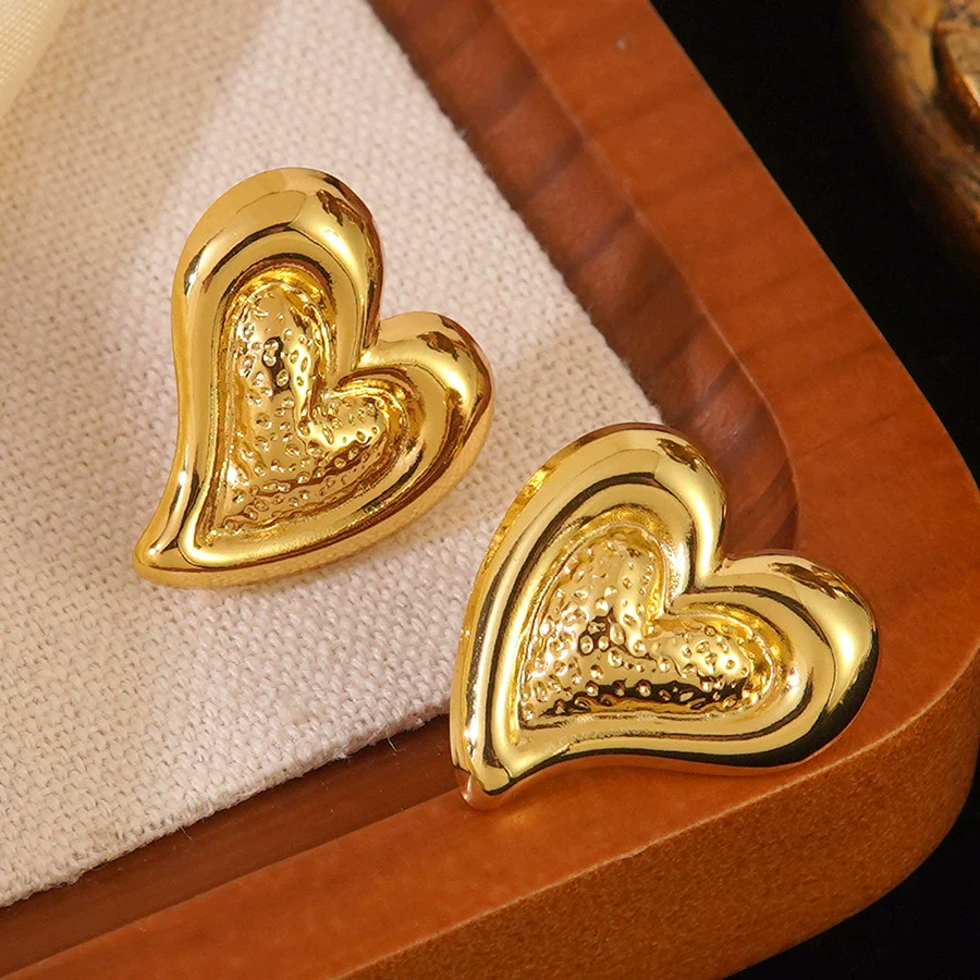 Wholesale Electroplated Ins Style Heart Shaped Stainless Steel Earrings For Women - Image 3