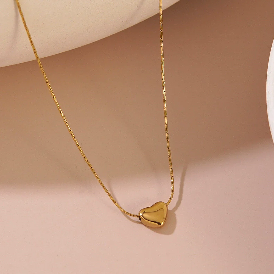 Wholesale Electroplated Light Luxury Heartshaped Stainless Steel Clavicle Necklace For Women - Image 2