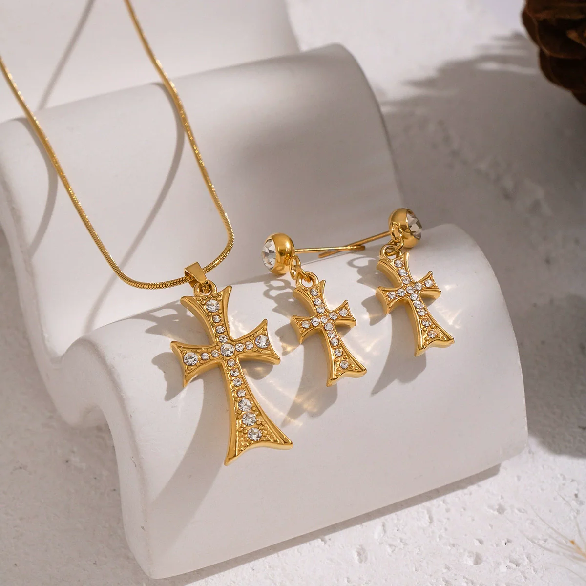 Wholesale Electroplated Stainless Steel Cross Crown Roman Numerals Inlaid Zircon Pendant Necklace And Earrings Set For Women - Image 2