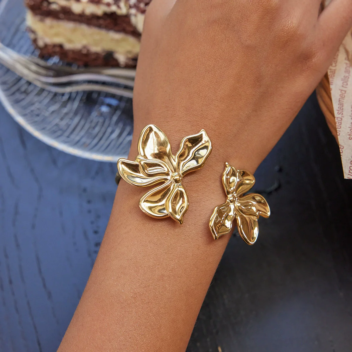 Wholesale Electroplated Stainless Steel Flower Bracelet For Women