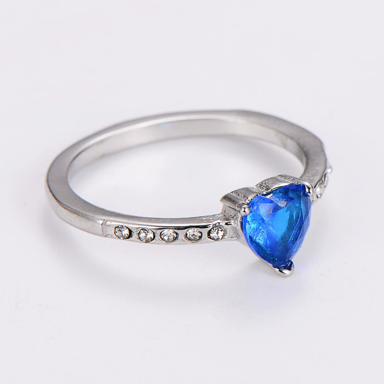 Wholesale Elegant Electroplated Stainless Steel Heart Shape Inlaid Zircon Colored Diamond Ring For Women - Image 15