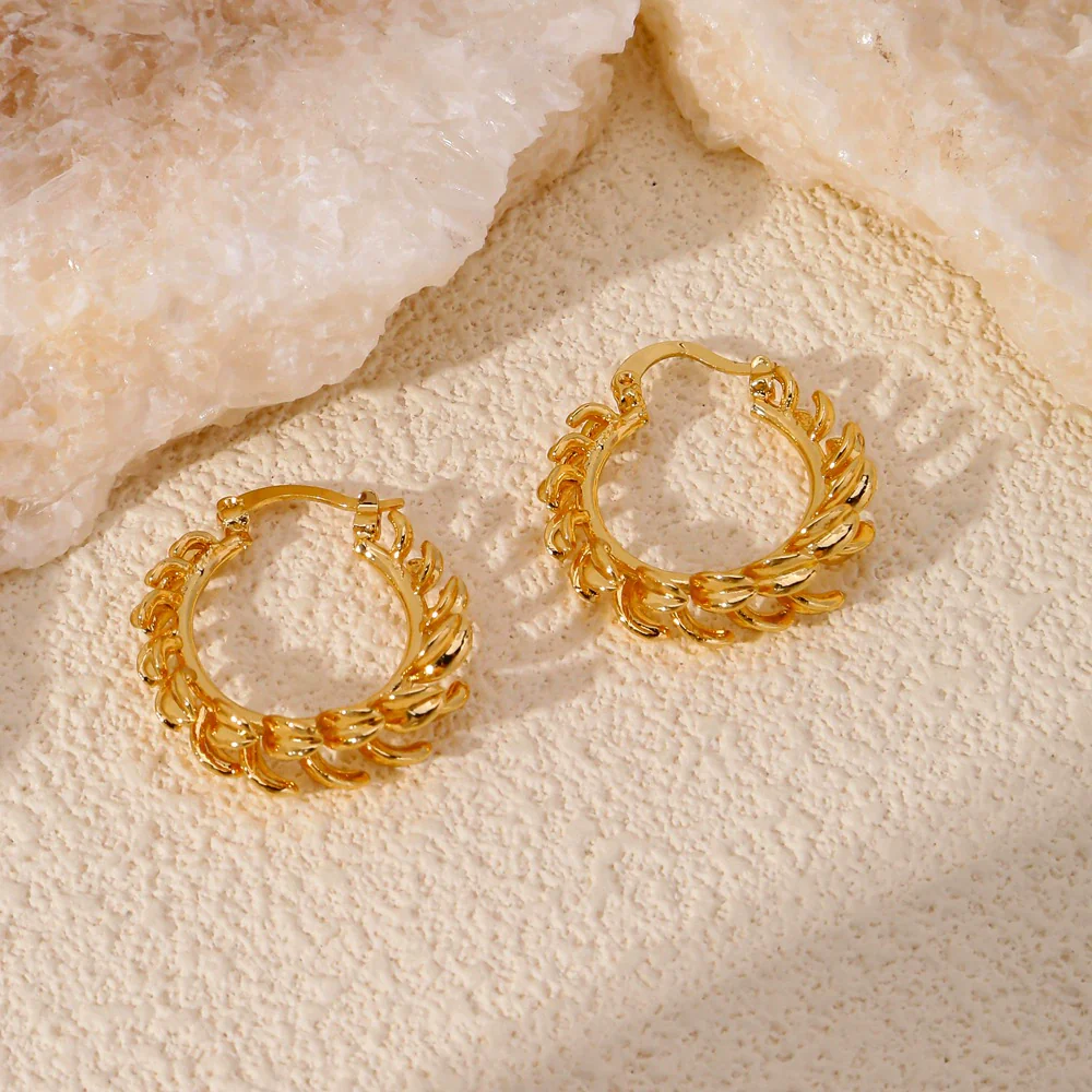 Wholesale Elegant Geometric Copper Electroplated Women's Earrings - Image 3