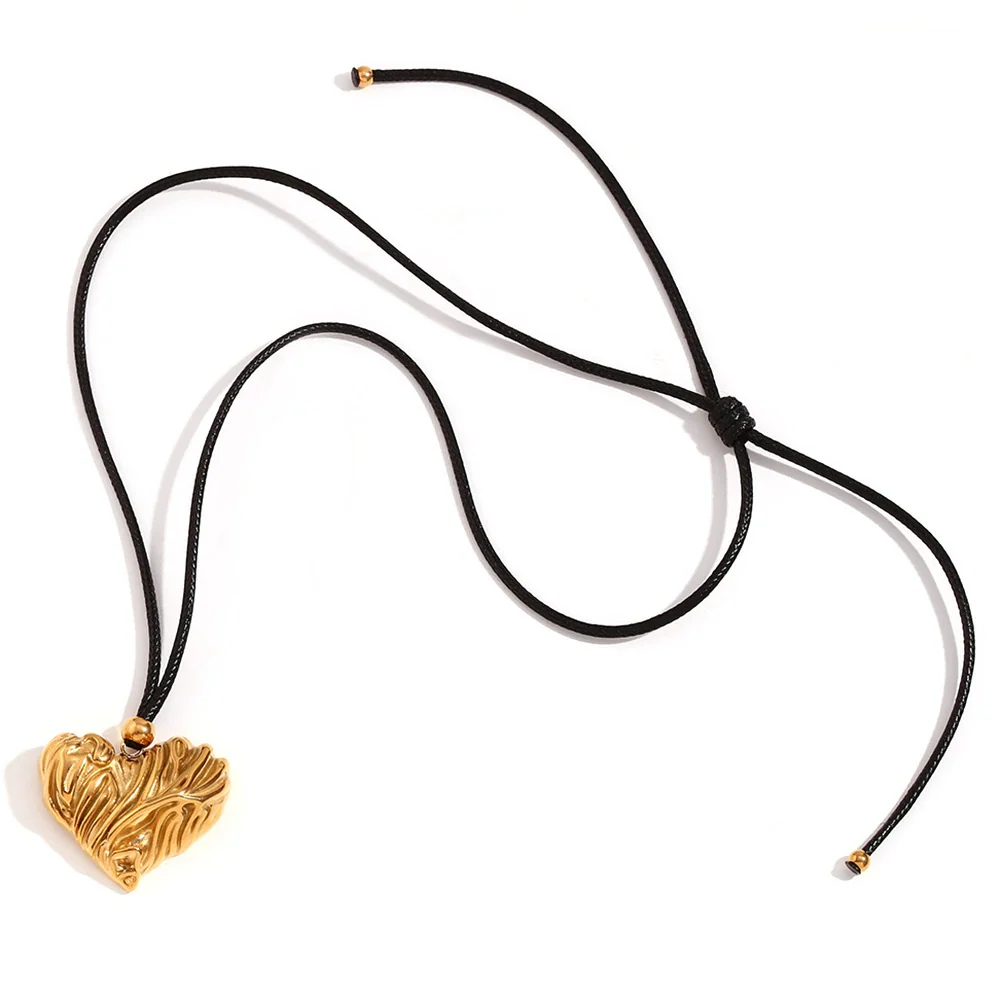 Wholesale Elegant Geometric Heart Pendant Necklace For Women Stainless Steel And Titanium Steel 18K Gold Plated - Image 6