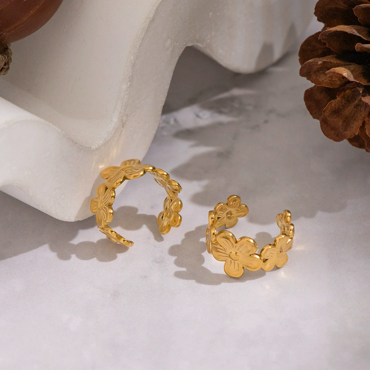 Wholesale Elegant Real Gold Plated Stainless Steel Plants And Flowers Ear Clips Jewelry For Women