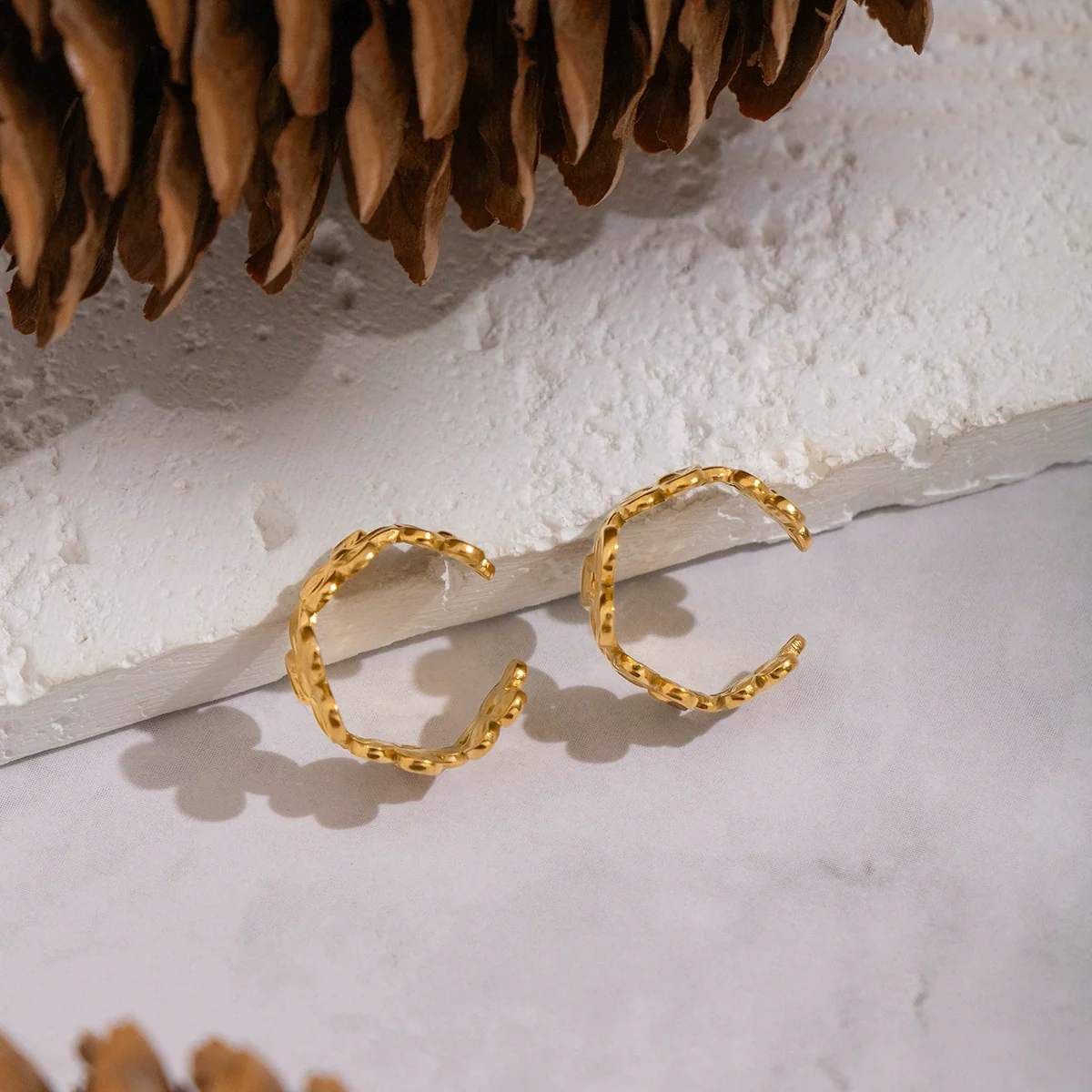 Wholesale Elegant Real Gold Plated Stainless Steel Plants And Flowers Ear Clips Jewelry For Women - Image 4
