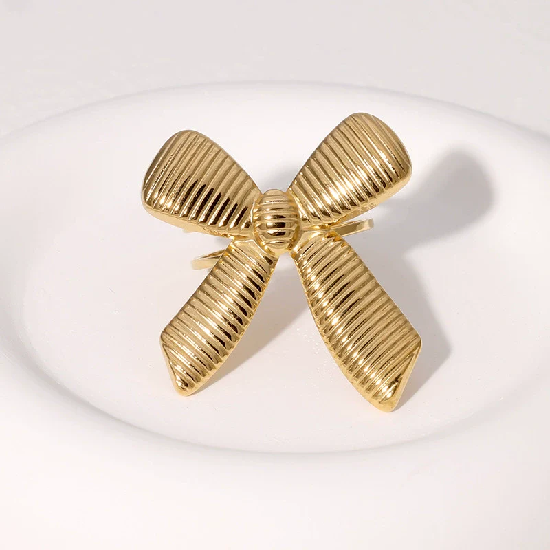 Wholesale Elegant Retro Stainless Steel Electroplated Bow Tie Ring For Women