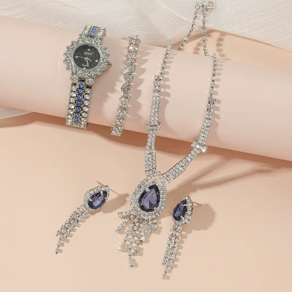 Wholesale Elegant Small And Exquisite Rhinestone Strap Ladies' Watch Set With Stainless Steel Strap Alloy Case And Round Dial