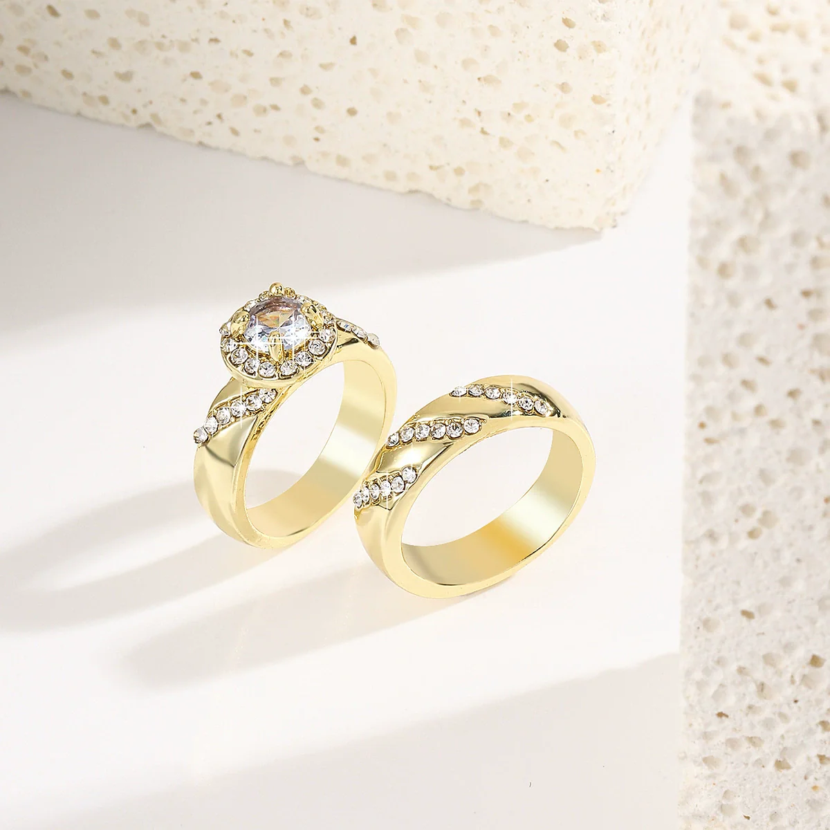 Wholesale Engagement Ring Zinc Alloy Inlaid Zircon Geometric Simple Style For Women - Image 3