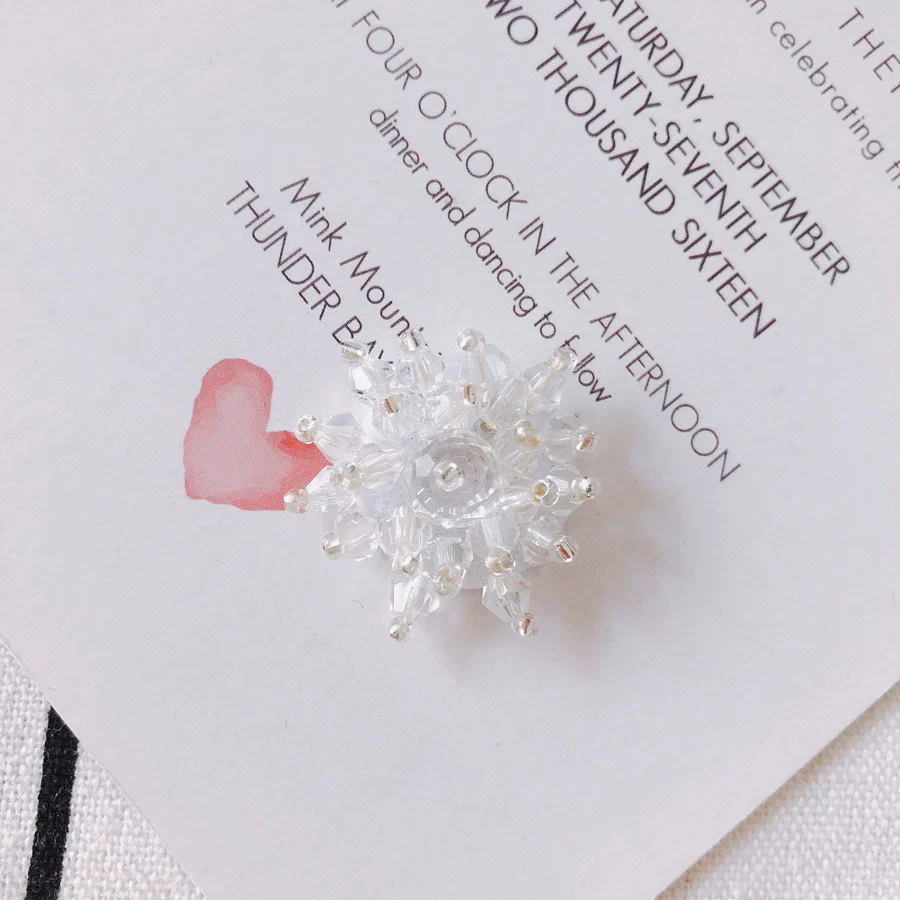 Wholesale Exaggerated Flower Handmade Beaded Alloy Ear Clip Woven Transparent Crystal Snowflake Earrings - Image 12