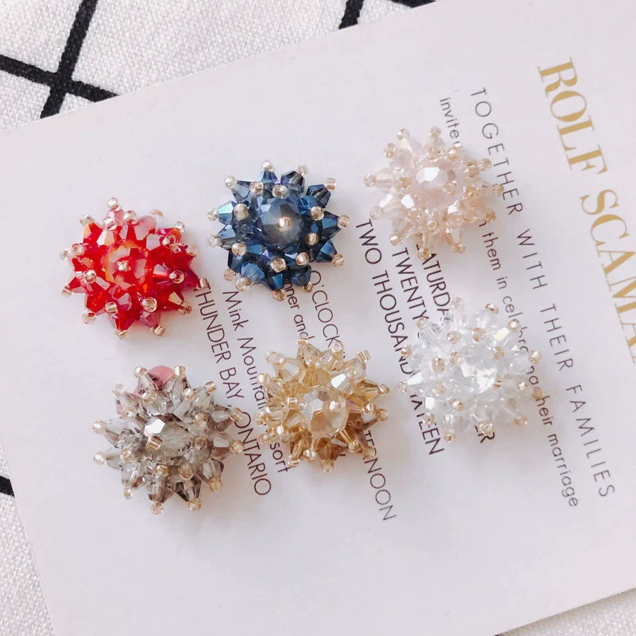 Wholesale Exaggerated Flower Handmade Beaded Alloy Ear Clip Woven Transparent Crystal Snowflake Earrings - Image 3