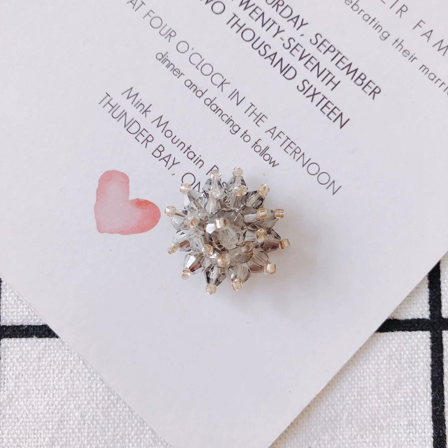 Wholesale Exaggerated Flower Handmade Beaded Alloy Ear Clip Woven Transparent Crystal Snowflake Earrings - Image 7