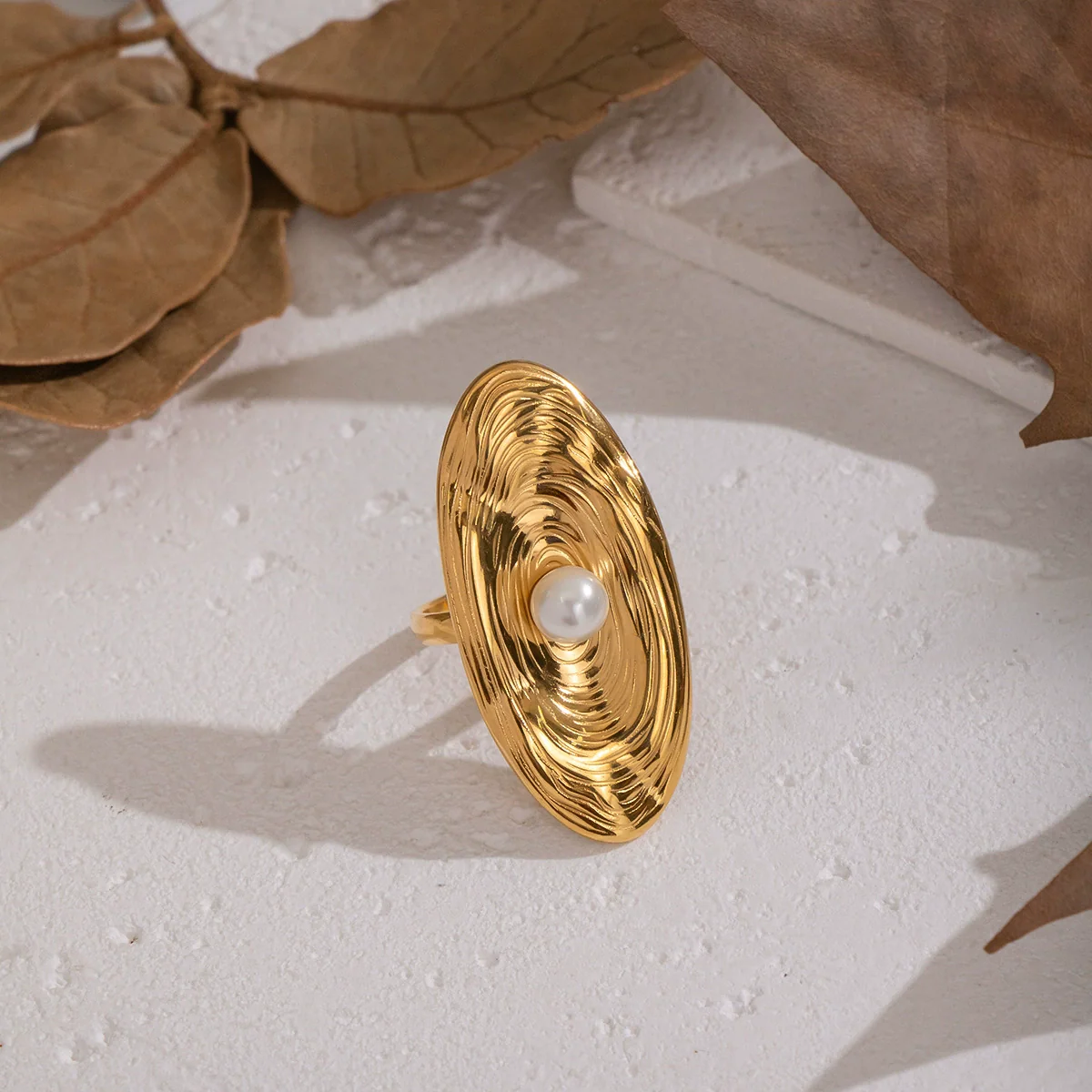 Wholesale Exaggerated Ruffled Pearl Women's Ring Geometric Stainless Steel Pvd Furnace Vacuum Real Gold Plating - Image 3