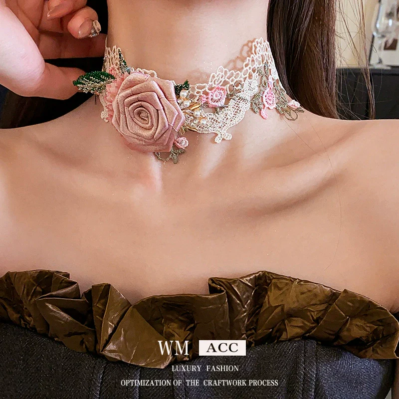 Wholesale Fabric Flower Pearl Diamond Women's Necklace With Sweet Design And Electroplating