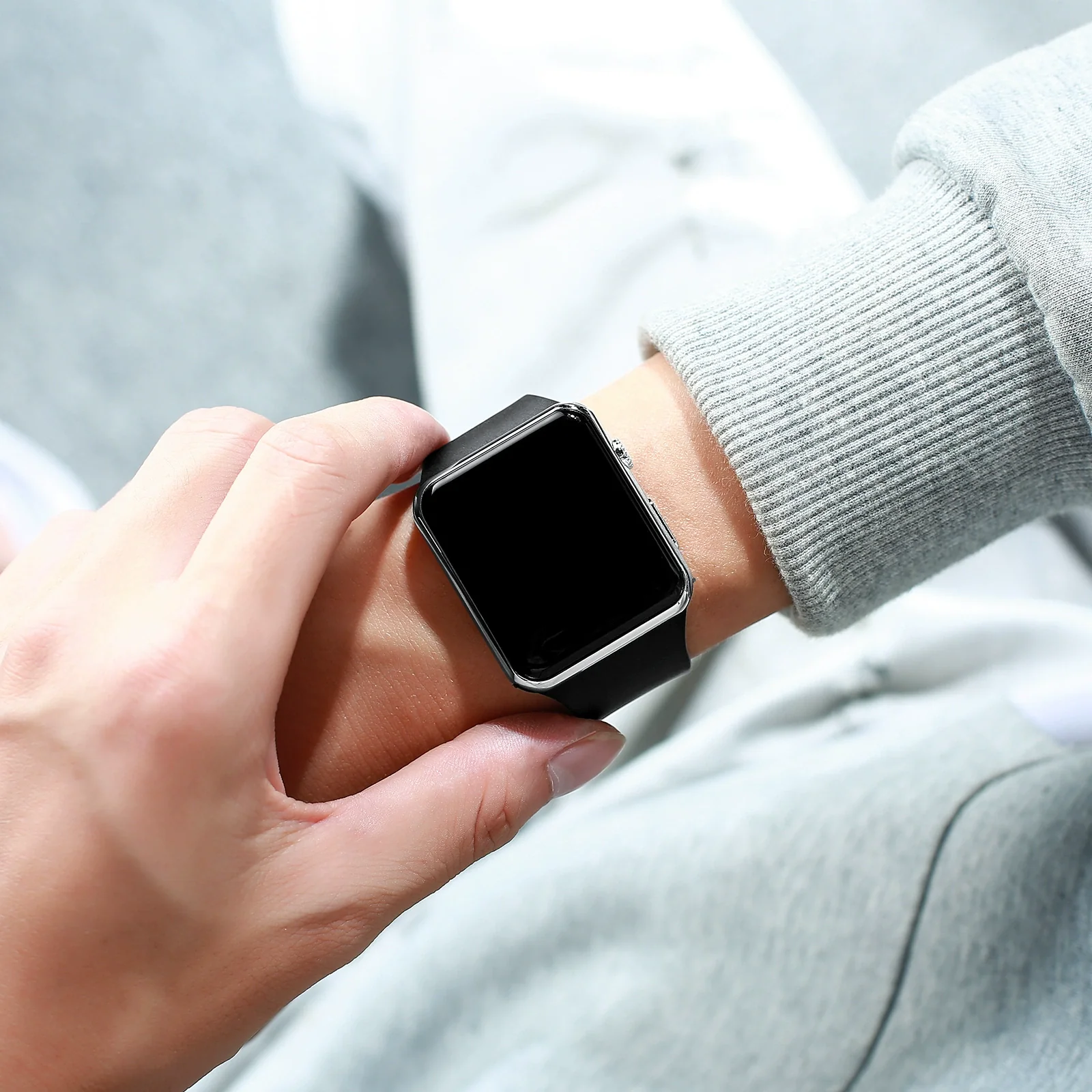 Wholesale Fashion Electronic Watch Square Shape Pu Strap Plastic Case Geometric Style - Image 3