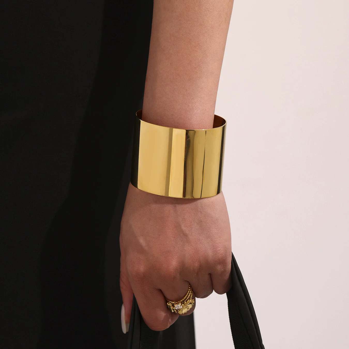 Wholesale Fashion Exaggerated Geometric Smooth Open Ferris Wheel Stainless Steel Goldplated Electroplated Light Luxury Bracelet - Image 2
