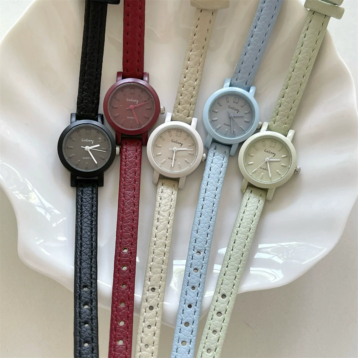 Wholesale Fashion Female Student Mini Dial Round Quartz Watch With Alloy Case And Pu Strap In Rose Red Candy Color