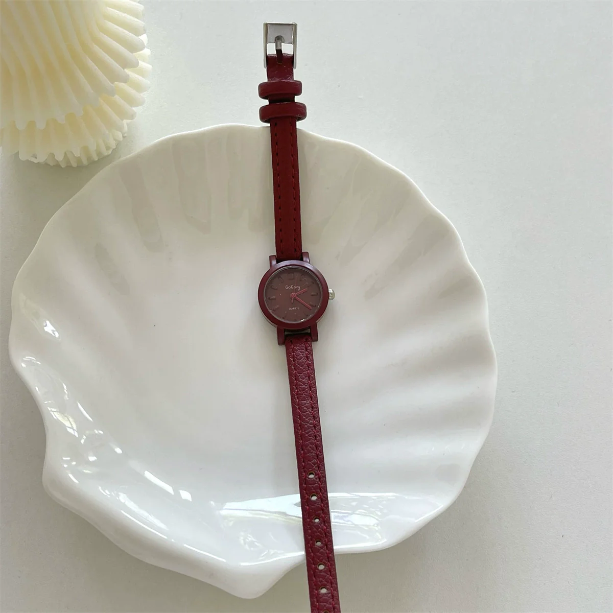 Wholesale Fashion Female Student Mini Dial Round Quartz Watch With Alloy Case And Pu Strap In Rose Red Candy Color - Image 10