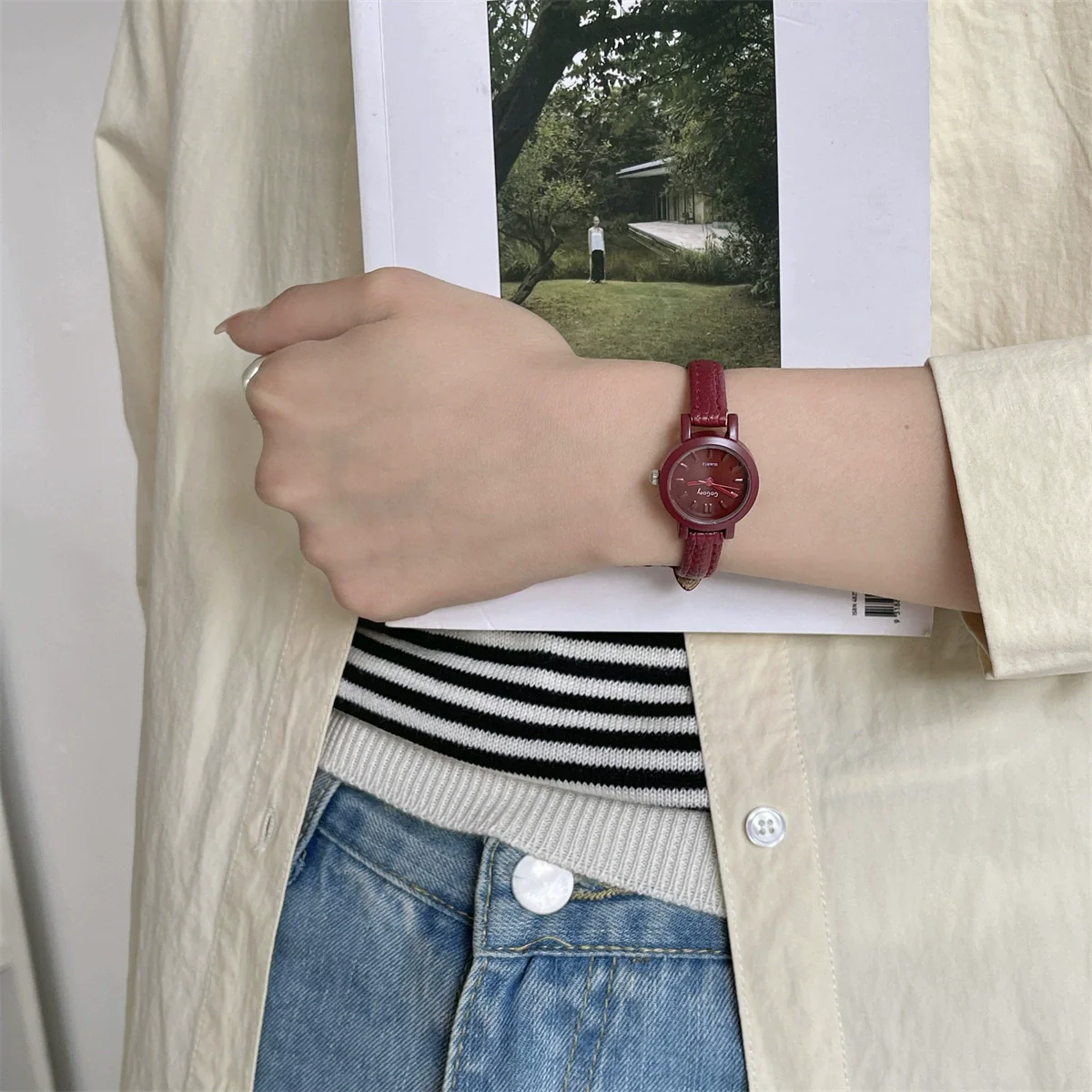 Wholesale Fashion Female Student Mini Dial Round Quartz Watch With Alloy Case And Pu Strap In Rose Red Candy Color - Image 5