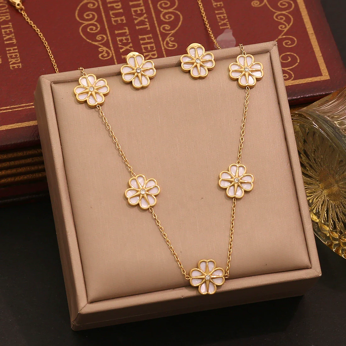 Wholesale Fashion Four Leaf Clover Stainless Steel Necklace Set In Old Money Style - Image 3