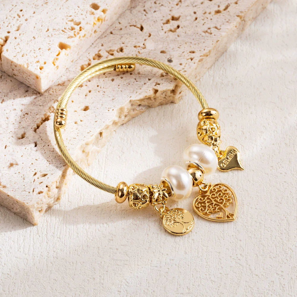 Wholesale Fashion Geometric Diamond Alloy Adjustable Couple Bracelet With Love Pendant - Image 4