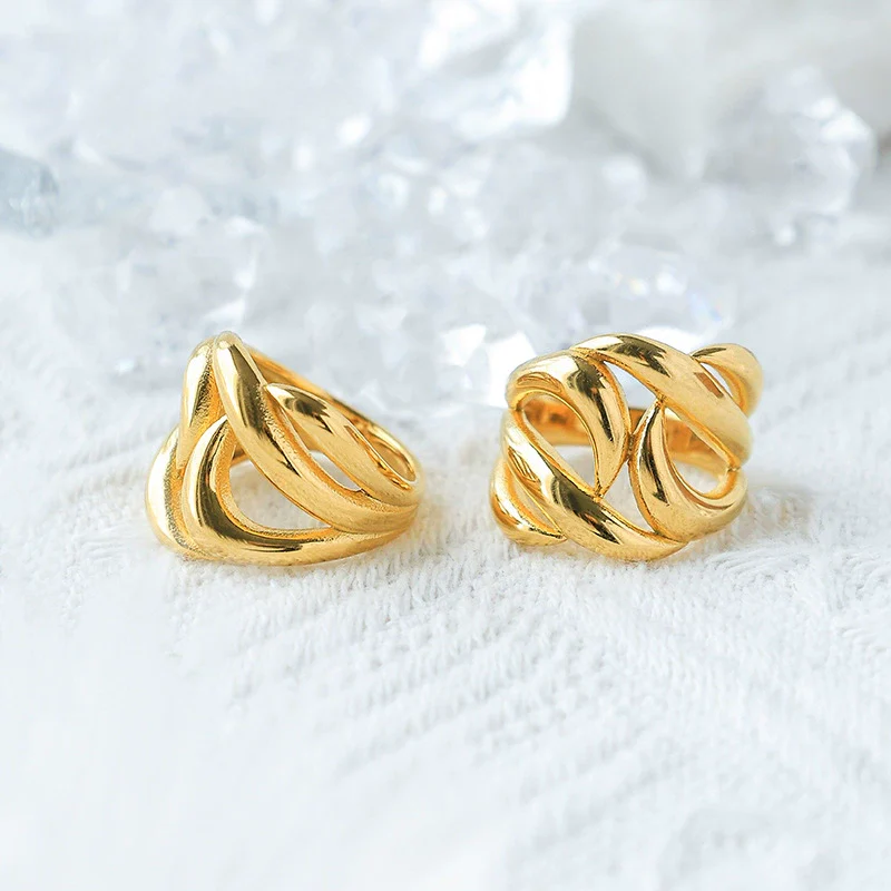 Wholesale Fashion Geometric Irregular Lines Hollow Stainless Steel Goldplated Ring Jewelry