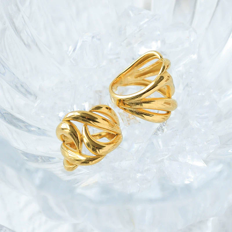 Wholesale Fashion Geometric Irregular Lines Hollow Stainless Steel Goldplated Ring Jewelry - Image 3