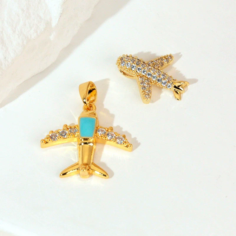 Wholesale Fashion Minimalist Aircraft Pendant Accessories Made Of Copper With 18K Gold Plated Electroplating - Image 4