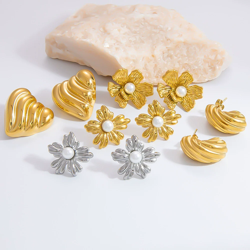Wholesale Fashion Ol Style Stainless Steel Electroplated 18K Gold Pearl Flower Earrings For Women