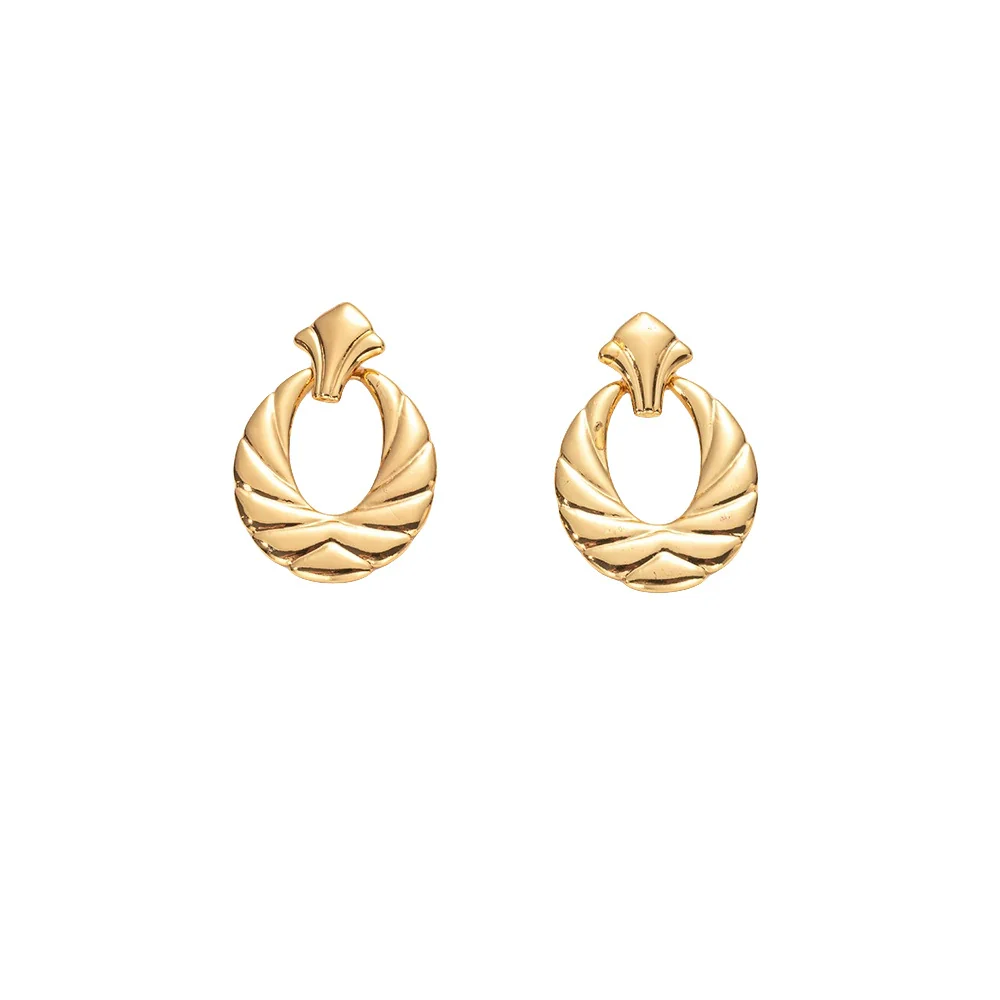 Wholesale Fashion Oval Hollow Stainless Steel Geometric Earrings For Women With Electroplating Treatment - Image 5