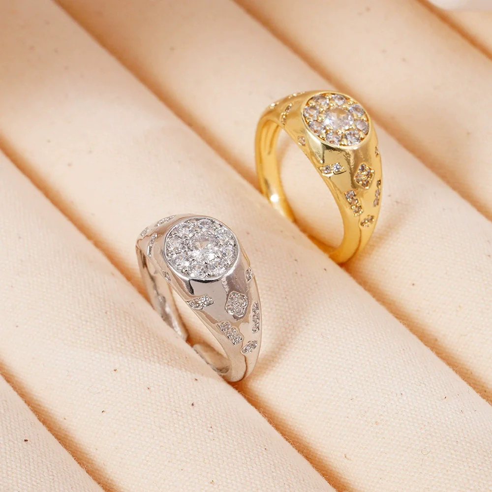 Wholesale Fashion Retro Simple Love Copper Ring Inlaid Zircon With Geometric Pattern And Electroplating For Women - Image 4