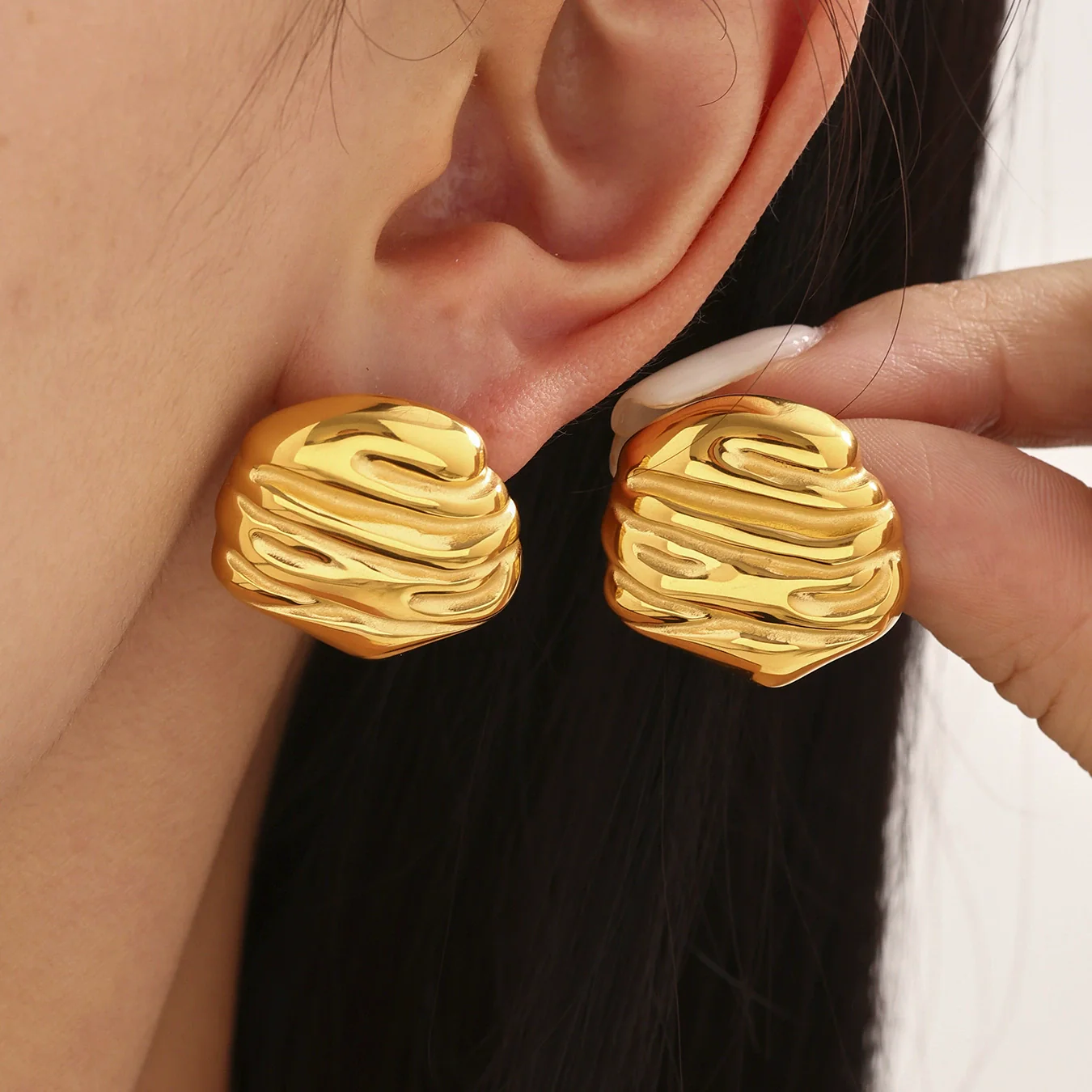 Wholesale Fashion Women's Geometric Asymmetrical Hammer Pattern Lace Pleated Stainless Steel And Glass Stone Electroplated Earrings - Image 2